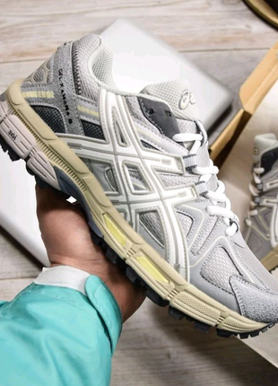 Asics Gel Kahana 8  Light Gray