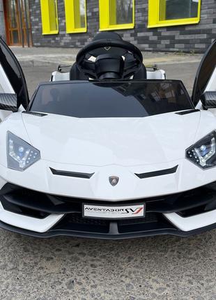 Детский электромобиль Lamborghini Aventador SVJ (белый цвет)