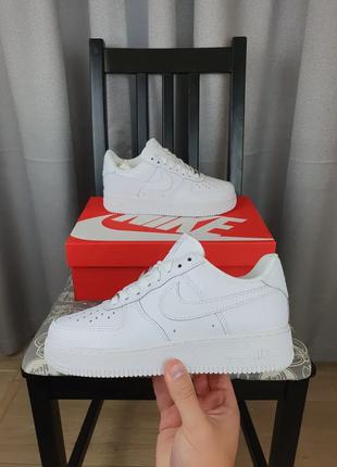 Белые женские кроссовки Nike Air Force 1 Classic Low White. Же...