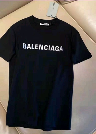 •Футболка Balenciaga