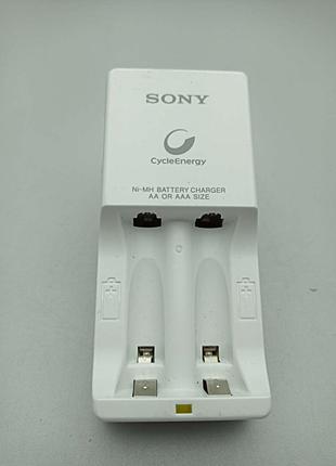 Зарядное устройство для аккумуляторов Б/У Sony Compact Charger...