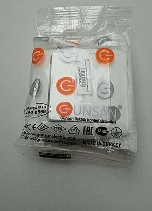 Розетка вимикач рамка Б/У Gunsan Fantasy Вимикач 1-клавішний