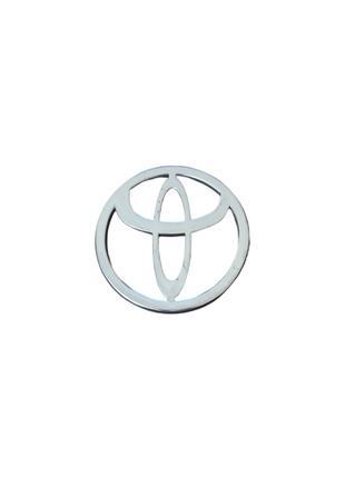 Эмблема на капот, в решетку радиатора Тойота Toyota на 3 крепл...