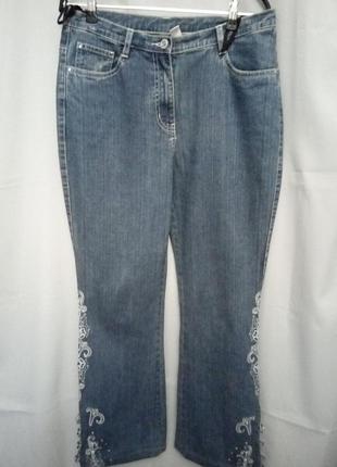 Стильные клешеные стрейчевые джинсы с вышивкой  №1dj