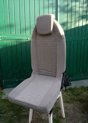 Автомобільні крісла