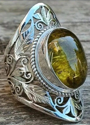 Винтажное широкое кольцо с зелёным камнем под серебро