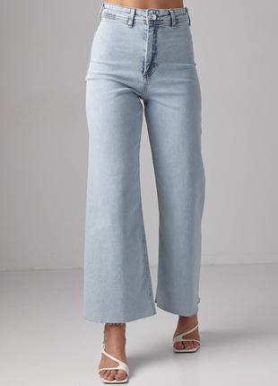 Женские джинсы Straight с необработанным низом - голубой цвет,...