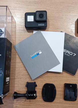 Камера GoPro Hero 7 Black + комплектуючі