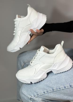 Білі жіночі кросівки з натуральної шкіри