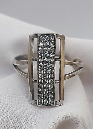 Серебряное кольцо женское 925 пробы.