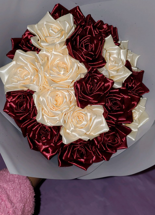 Букет із атласних троянд (рози із лент)