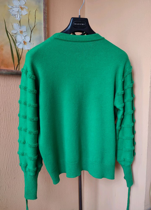 Яркий стильный джемпер свитер