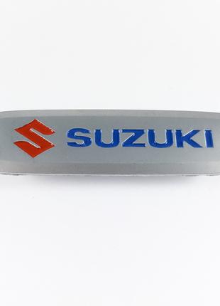 Логотип/эмблема Suzuki для автомобильных ковриков