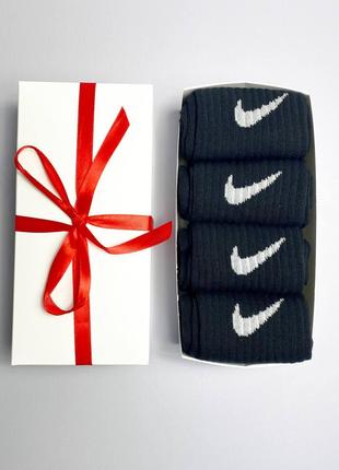 Набір чоловічих високих шкарпеток Nike 41-45 на 4 пари у подар...