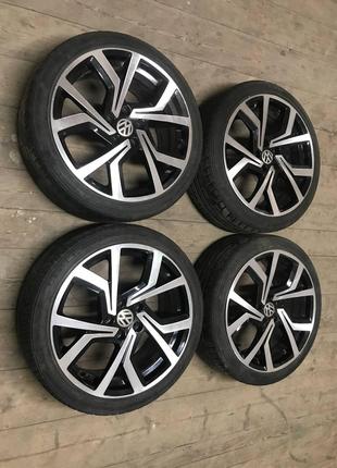 Комплект дисков R18x8.0J 5x112 ET45 c шинами 225/40 92W для Vo...