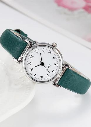 Часы женские классический стиль 24 мм циферблат