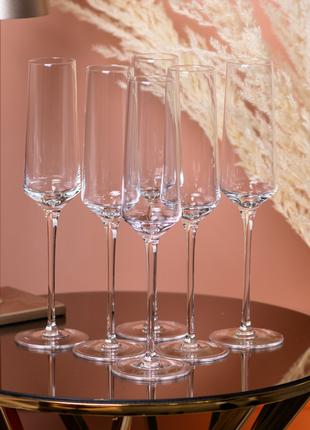 Набор бокалов для шампанского 250 млна высокой ножке из тонког...