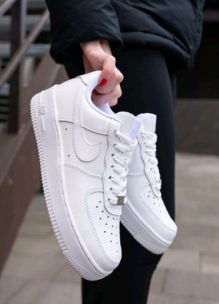 Жіночі кросівки Nike Air Force 1 Low ‘07 White Edition