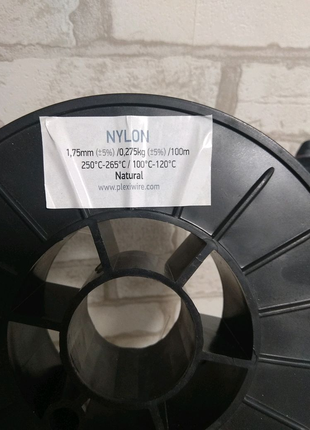 NYLON пластик  1.75мм, 0.250кг