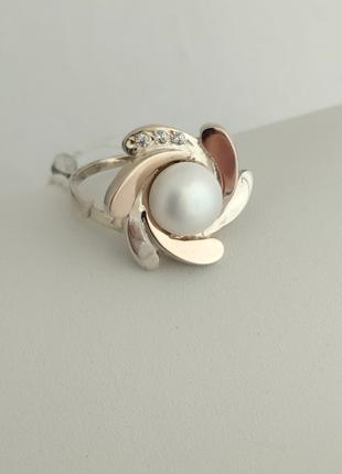 Кольцо с жемчугом серебряное с золотыми пластинами