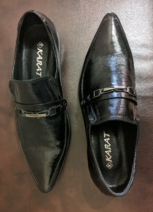 Новые остроносые модные мужские чёрные туфли Karat 42 размера.