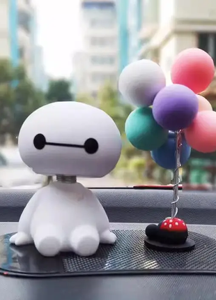 Игрушка в автомобиль Робот Capo Baymax на торпеду (качающаяся)