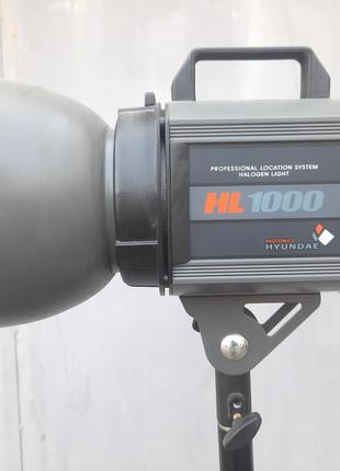 Постоянный свет Hyundae Photonics HL 1000 с рефлектором и штатив