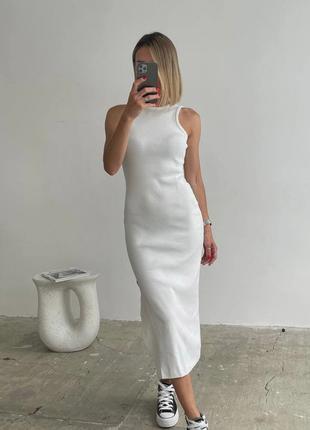 Стильное приталенное платье «майка» белый