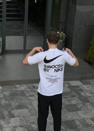 Чоловіча біла футболка Nike (Swoosh BY Nike)