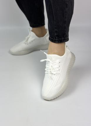 Жіночі текстильні кросівки білі
