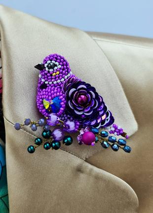 Весняна фіолетова брошка пташка - ексклюзивний подарунок