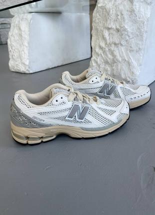 Жіночі кросівки New Balance 1906R