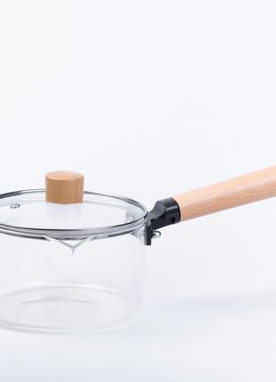 Стеклянная каструля с деревянной ручкой