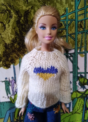 Одяг для Барбі - в'язана светр з сердечком.