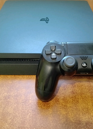 Продам Playstation 4 slim 1тб пам'яті