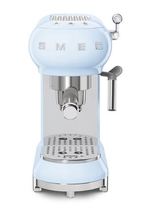 Рожковая кофеварка эспрессо SMEG ECF01PBEU Blue