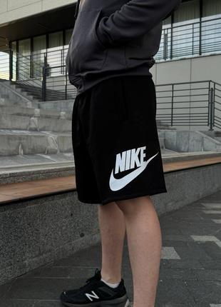 Чоловічі чорні шорти Nike