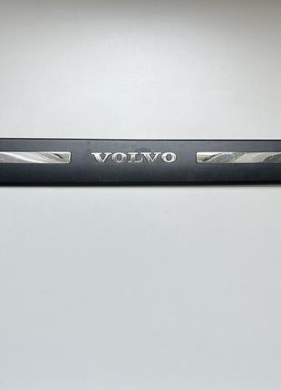 Передня ліва накладка Volvo XC60 13-17 31349002