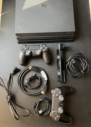 PlayStation 4 Pro 1TB, камера, два джойстика