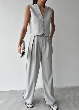 Стильный брючный костюм качество пошива (жилет+брюки) серый