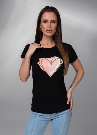 Черная трикотажная футболка с крупным сердцем, размер S