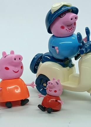 Игровой набор Фигурки Star toys "Свинка Пеппа и семья" со скут...