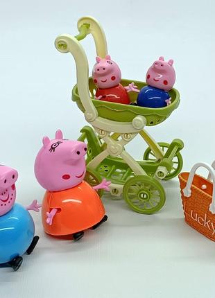 Игровой набор Фигурки Star toys "Свинка Пеппа и семья" с коляс...