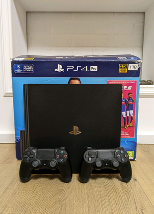 Sony PlayStation 4 Pro 1 Tb приставка PS4 2 джойстика