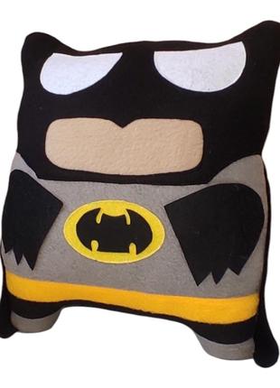 М'яка іграшка - подушка "Batman" .
