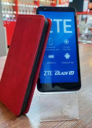 Чехол-книжка на телефон ZTE Blade L8 красного цвета