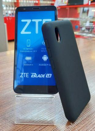 Чехол-накладка на телефон ZTE Blade L8 черного цвета