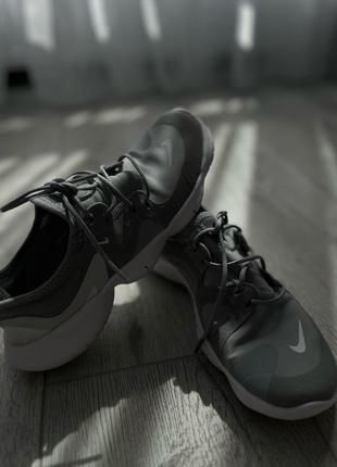 Кросівки жіночі Nike