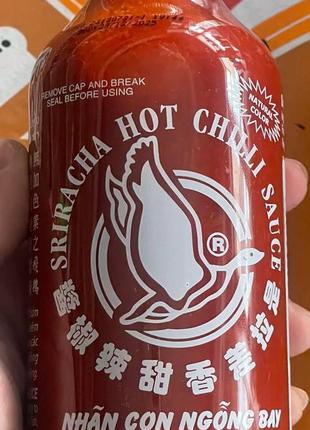 Соус Шрирача Sriracha Hot Chilli Sauce Flying Goose Brand 455m...