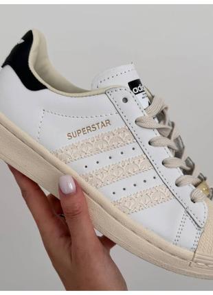 Женские кроссовки Adidas Superstar White Beige Black, белые ко...